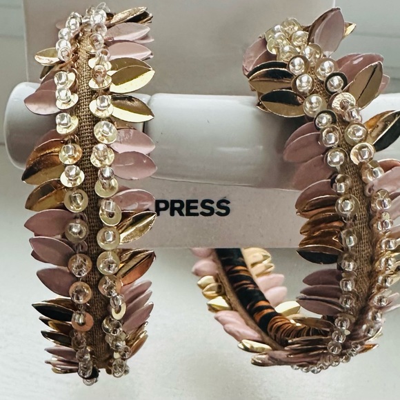 NWT, Express hoop earrings - Picture 3 of 5
